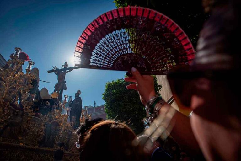 “La luz en la oscuridad”, imagen de Juan Carlos Vázquez, Mejor Fotografía